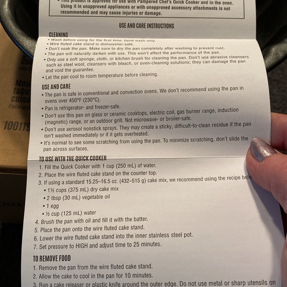 Never Used Pampered Chef Fluted Cake Pan - Picture 7 of 11